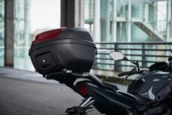 Genuine Yamaha MT-07 All Years - 39l Top Box Luggage Kit -Outlet MotoGear Pro Store 2021 Yamaha MT07 EU Storm Fluo Accessorized detail 002 03 1 55832.1634829463