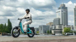 Yamaha Booster 'Road Legal' Urban E-Bike -Outlet MotoGear Pro Store 2023 Yamaha BOOSTER EU Aqua Accessorized action 001 03 95132.1699612882