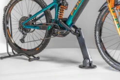 Hiplok AX1000 Angle-Grinder Resistant Bike Anchor + Extender Arm - Diamond Sold Secure 15 Hiplok AX1000 Angle-Grinder Resistant Bike Anchor + Extender Arm - Diamond Sold Secure -Outlet MotoGear Pro Store AXM1AB Focus EMTB Locked Up Close 64041.1707577291