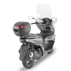 Givi 30 Litre C30 Monolock® Black Top-Case With Red Reflectors - Universal Mounting Plate Included 5 Givi 30 Litre C30 Monolock® Black Top-Case With Red Reflectors - Universal Mounting Plate Included -Outlet MotoGear Pro Store C30N MOUNTED 16249.1662825585