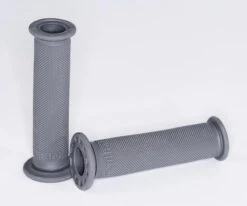 Renthal G148 Road Race Grips: MEDIUM Compound Full Diamond Pattern