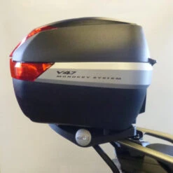 Givi V47N Monokey Motorcycle Luggage Top Box/Case 47L With Anodised Aluminium Finishing And Red Reflectors 6 Givi V47N Monokey Motorcycle Luggage Top Box/Case 47L With Anodised Aluminium Finishing And Red Reflectors -Outlet MotoGear Pro Store V47N 1 26393.1586517510