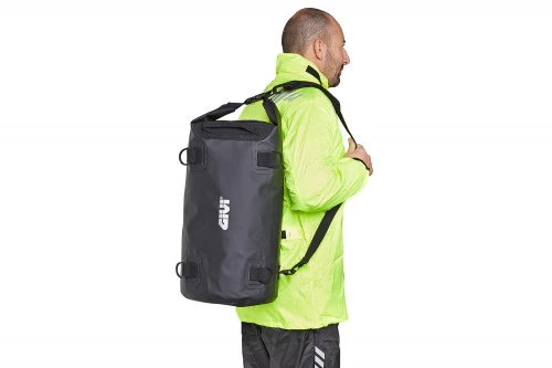 Givi 30 Litre Waterproof Cylinder Seat Bag - Black 3 Givi 30 Litre Waterproof Cylinder Seat Bag - Black - Image 3